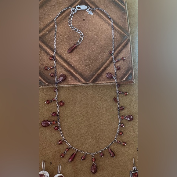 Silpada Vintage RARE Oxidized Sterling Silver Teardrop Faceted Garnet Necklace - Picture 13 of 13